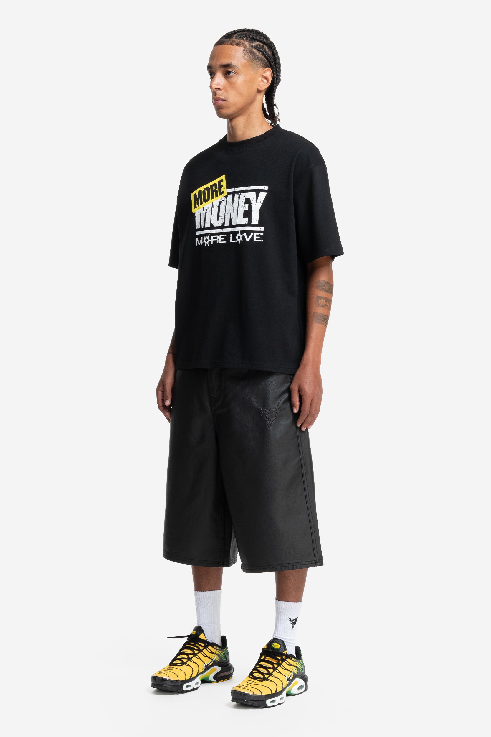 RESTRICTED TEE BLACK