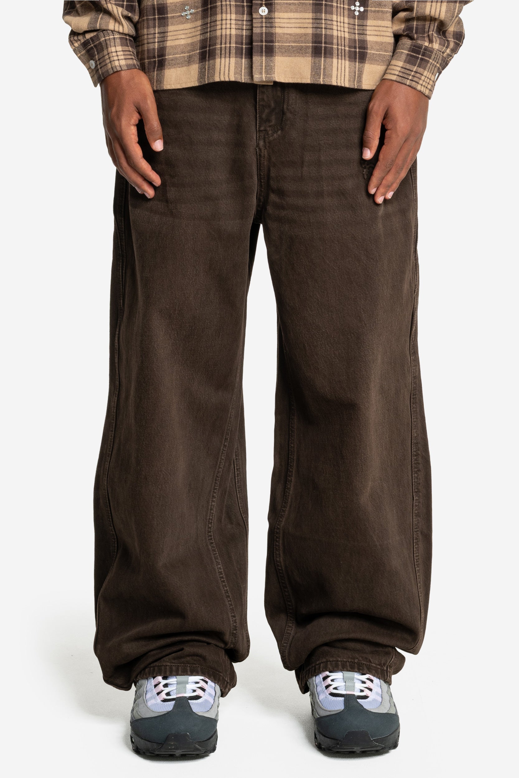 DISTINCTIVE BAGGY DENIM BROWN