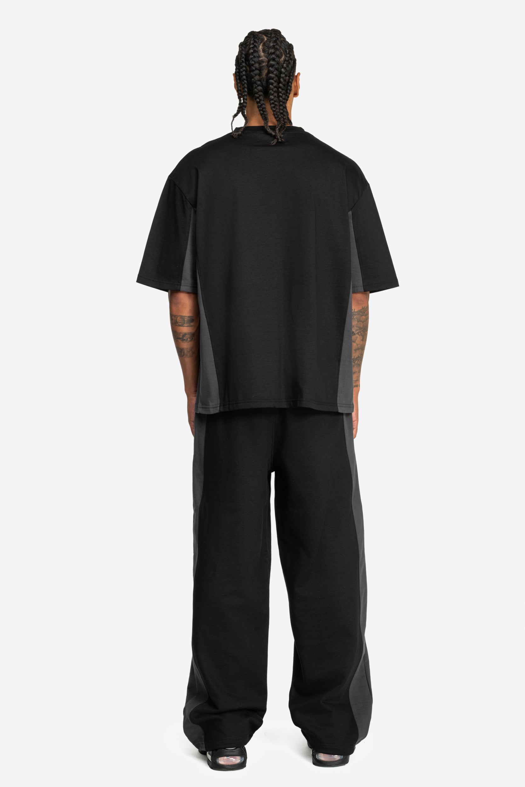 SPLIT TEE BLACK GREY