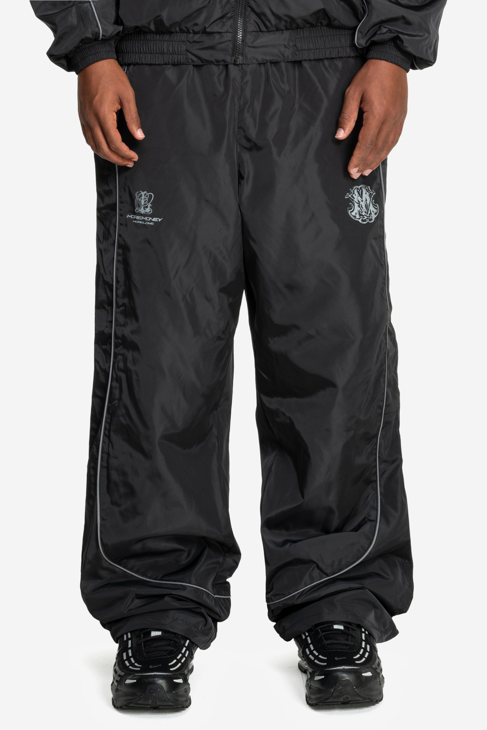 PLUS TRACKPANTS BLACK