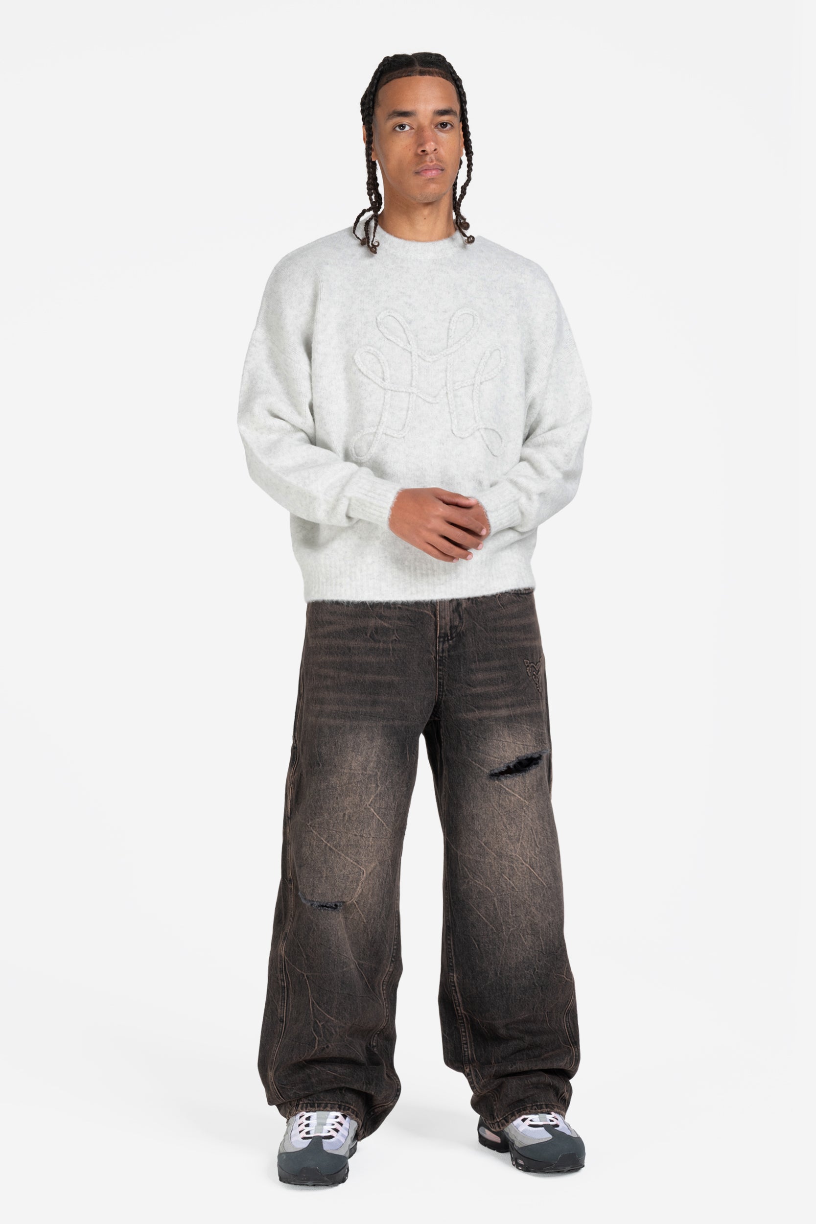 DA BIG M KNIT SWEATER GREY