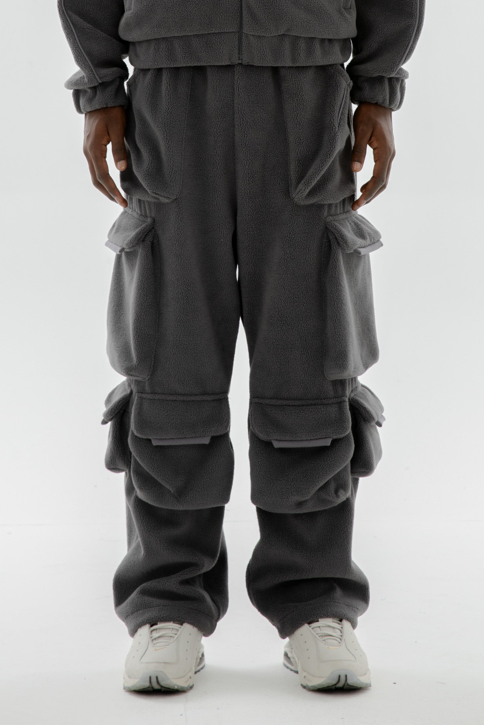 FLEECE CARGO JOGGER TORNADO GREY