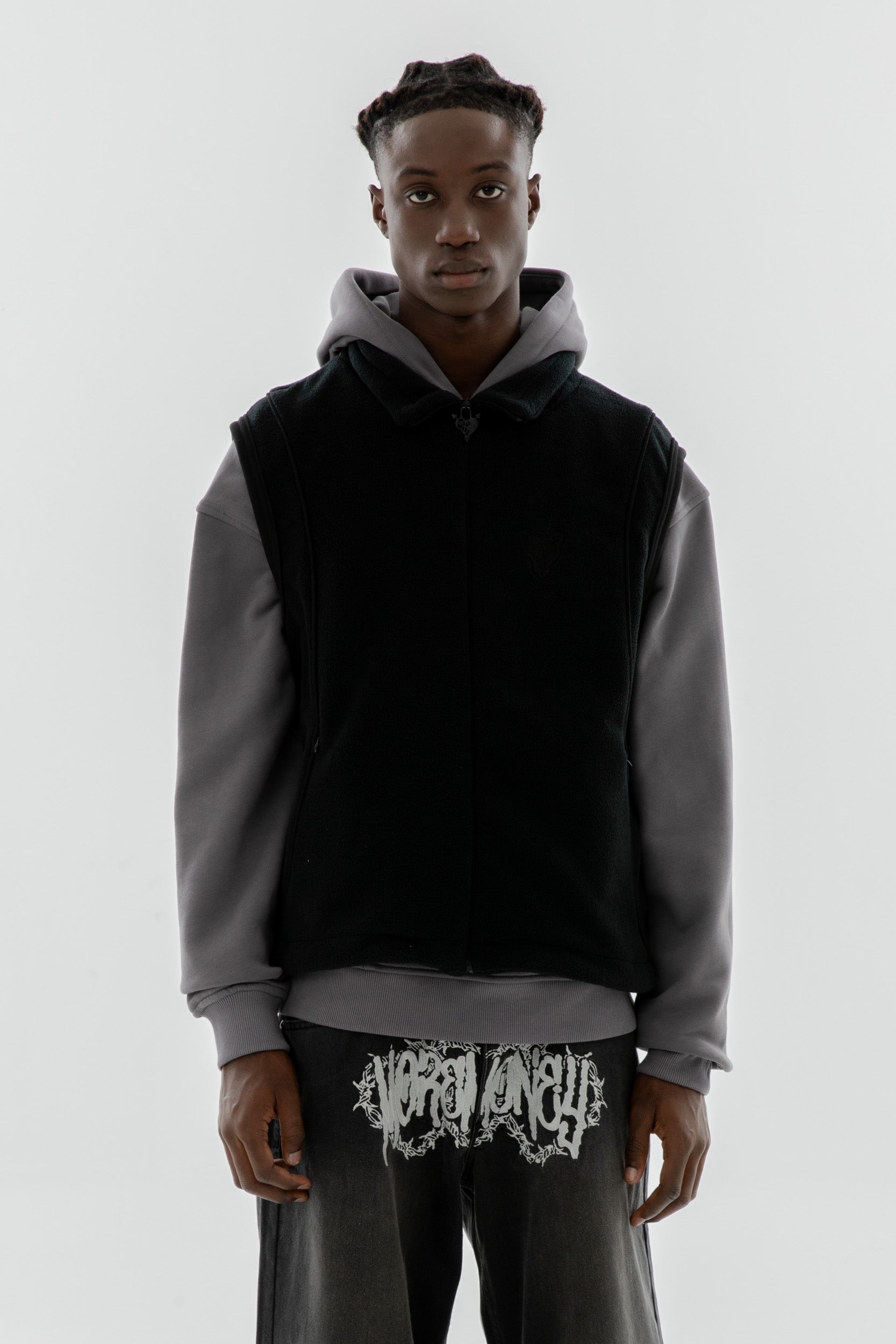HEAVY HEART FLEECE VEST BLACK 