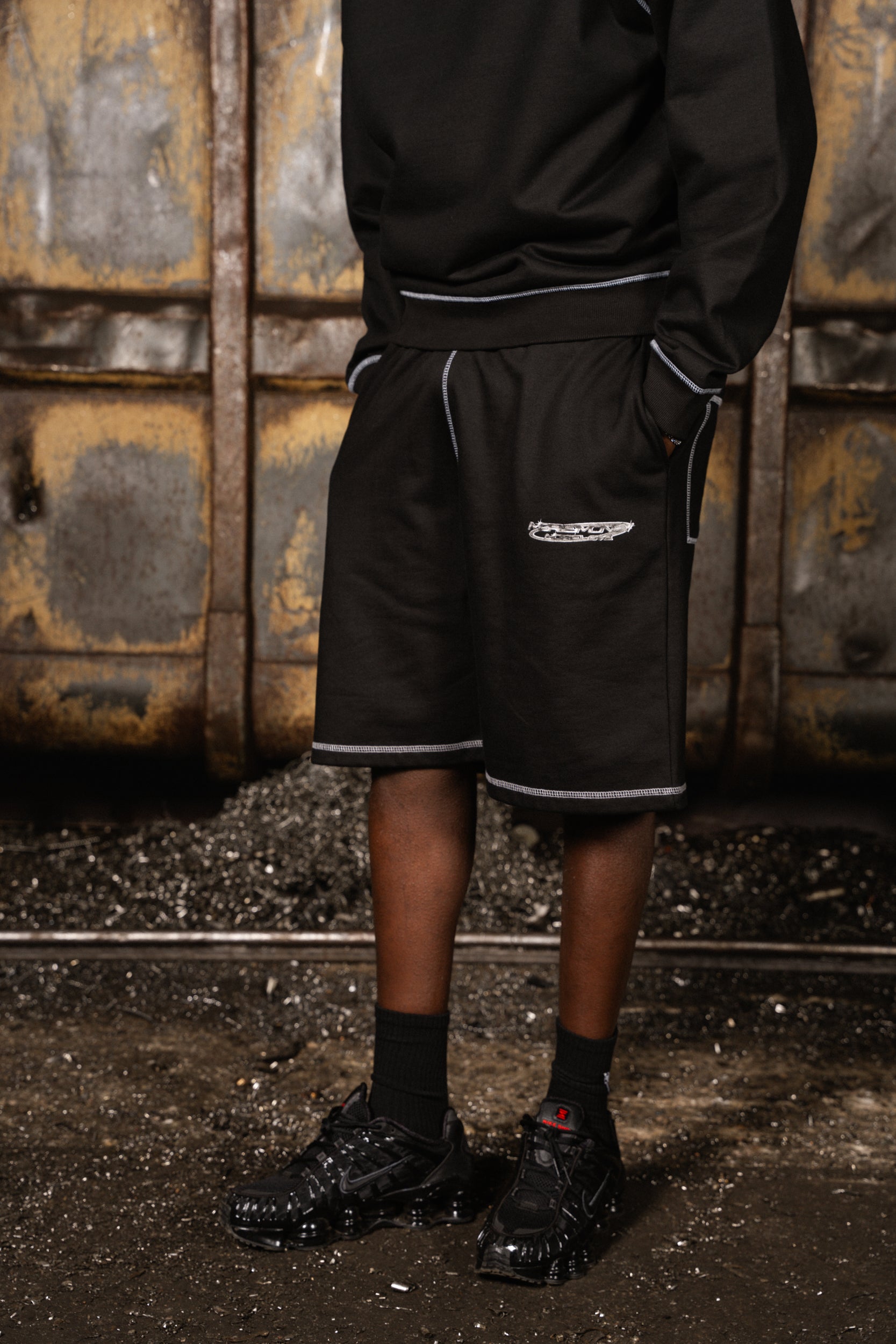 FLATLOCK BASE SHORTS BLACK