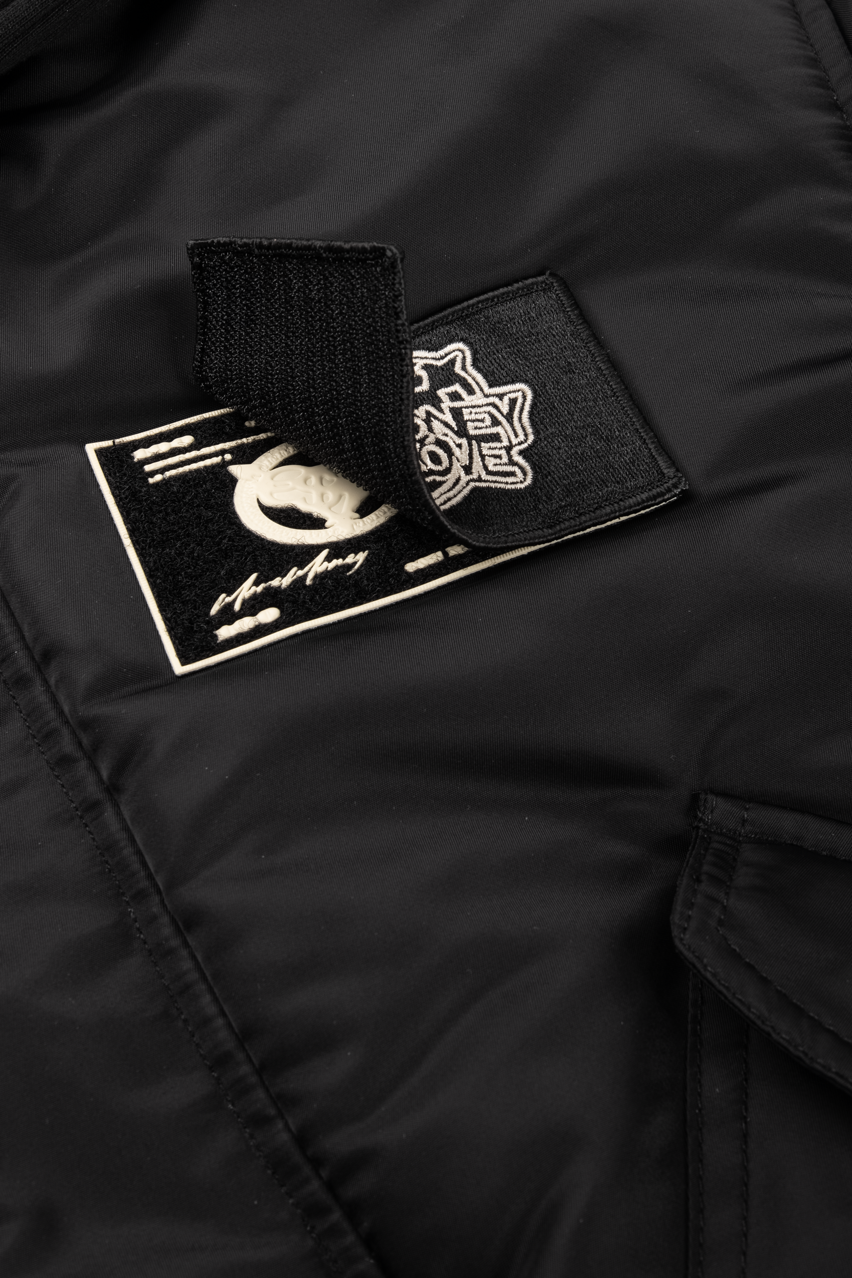 REVERSIBLE BOMBER JACKET BLACK