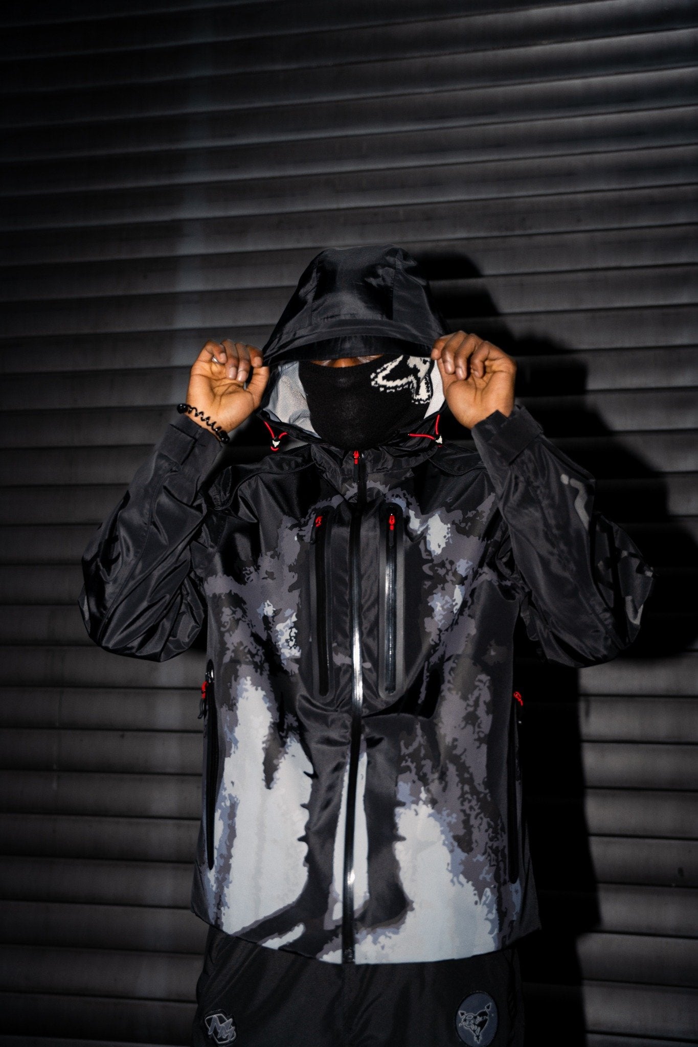 VILLAIN WINDBREAKER BLACK